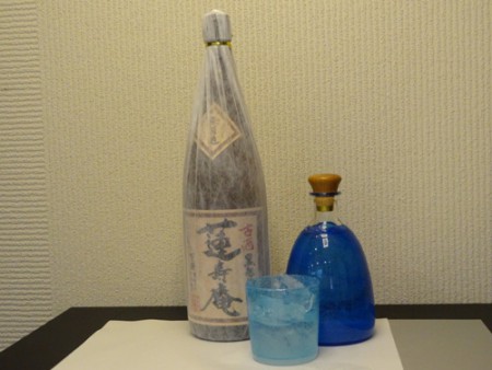 「蓮寿庵」芋本来の風味を大切に残しました。芋焼酎のやさしく豊かな香りと自然な甘さに、まろやさが加わりました。